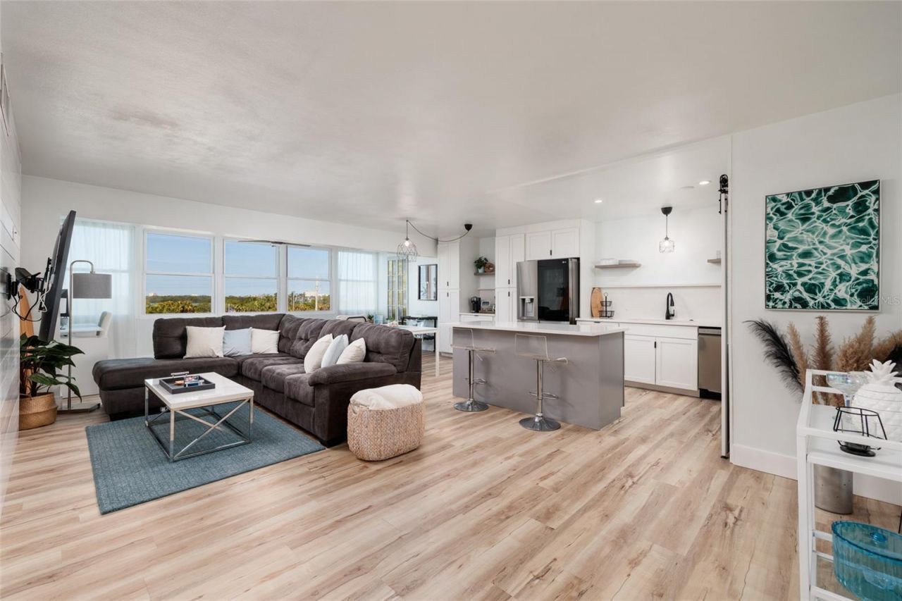 7200 Sunshine Skyway Lane S, Unit 3D, Saint Petersburg, FL 33711 Photo