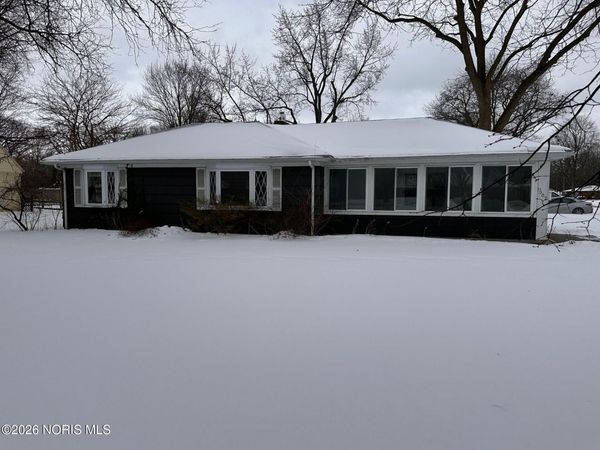 1002 Walnut Street, Perrysburg, OH 43551