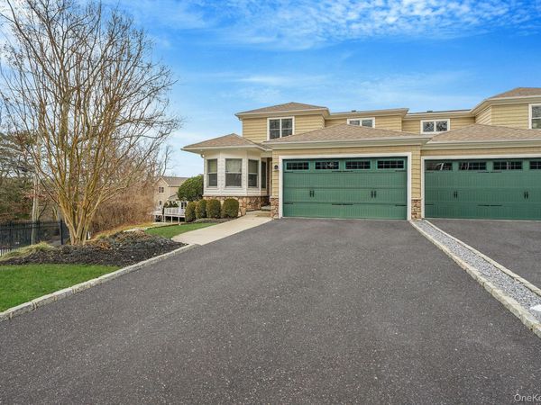 11 Theresa Lane, Port Jefferson, NY 11777