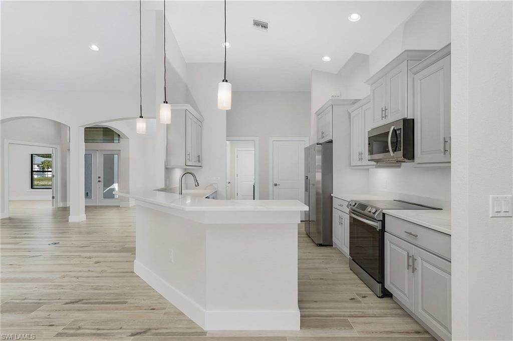 346 SW 28th Pl, Cape Coral, FL 33991 Photo