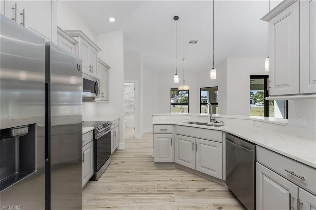 346 SW 28th Pl, Cape Coral, FL 33991 Photo