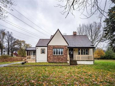 5082 Bay View Road, Hamburg, NY 14075