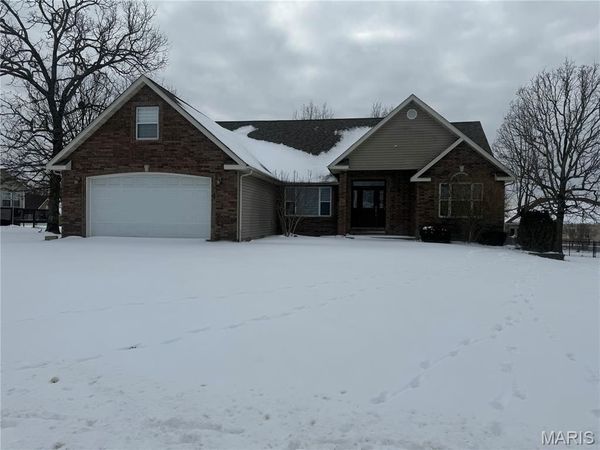 102 Oak Court, St Robert, MO 65584