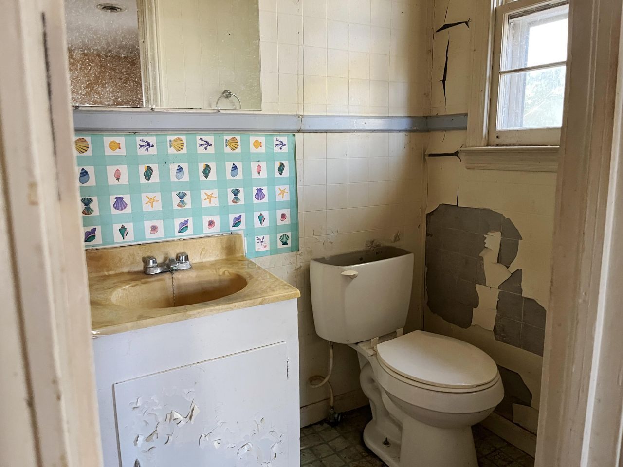 1111 N Longstreet Street Photo 11