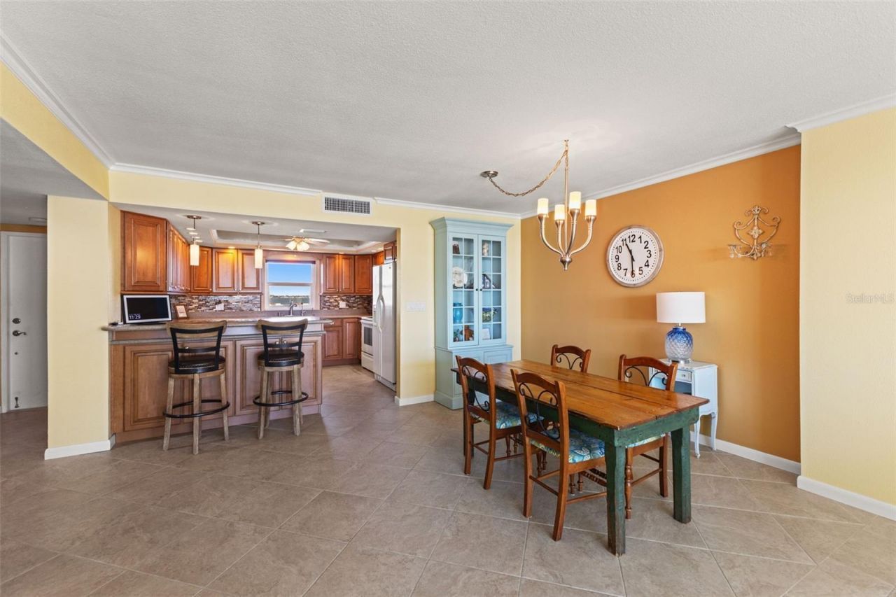 5130 Brittany Drive S, Unit 808, Saint Petersburg, FL 33715 Photo