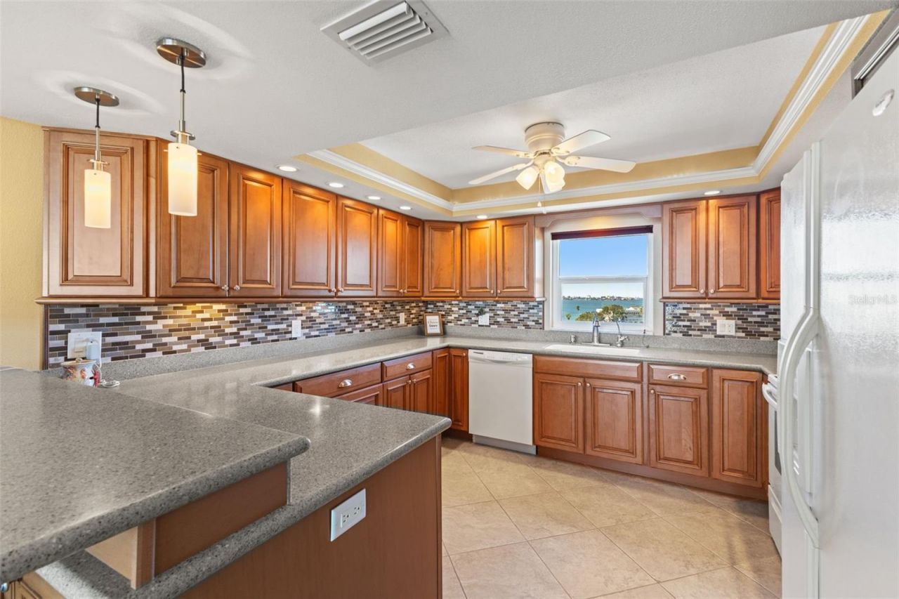 5130 Brittany Drive S, Unit 808, Saint Petersburg, FL 33715 Photo