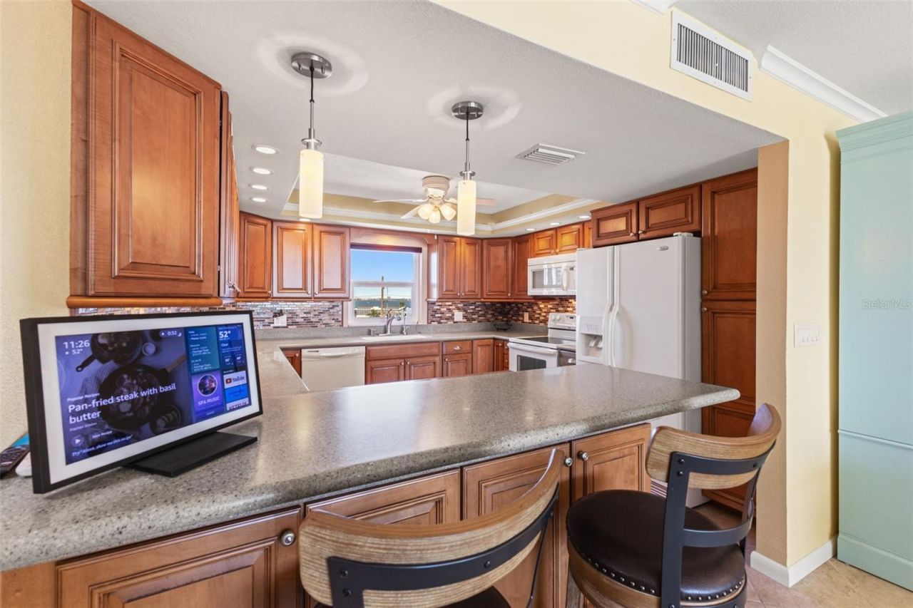 5130 Brittany Drive S, Unit 808, Saint Petersburg, FL 33715 Photo