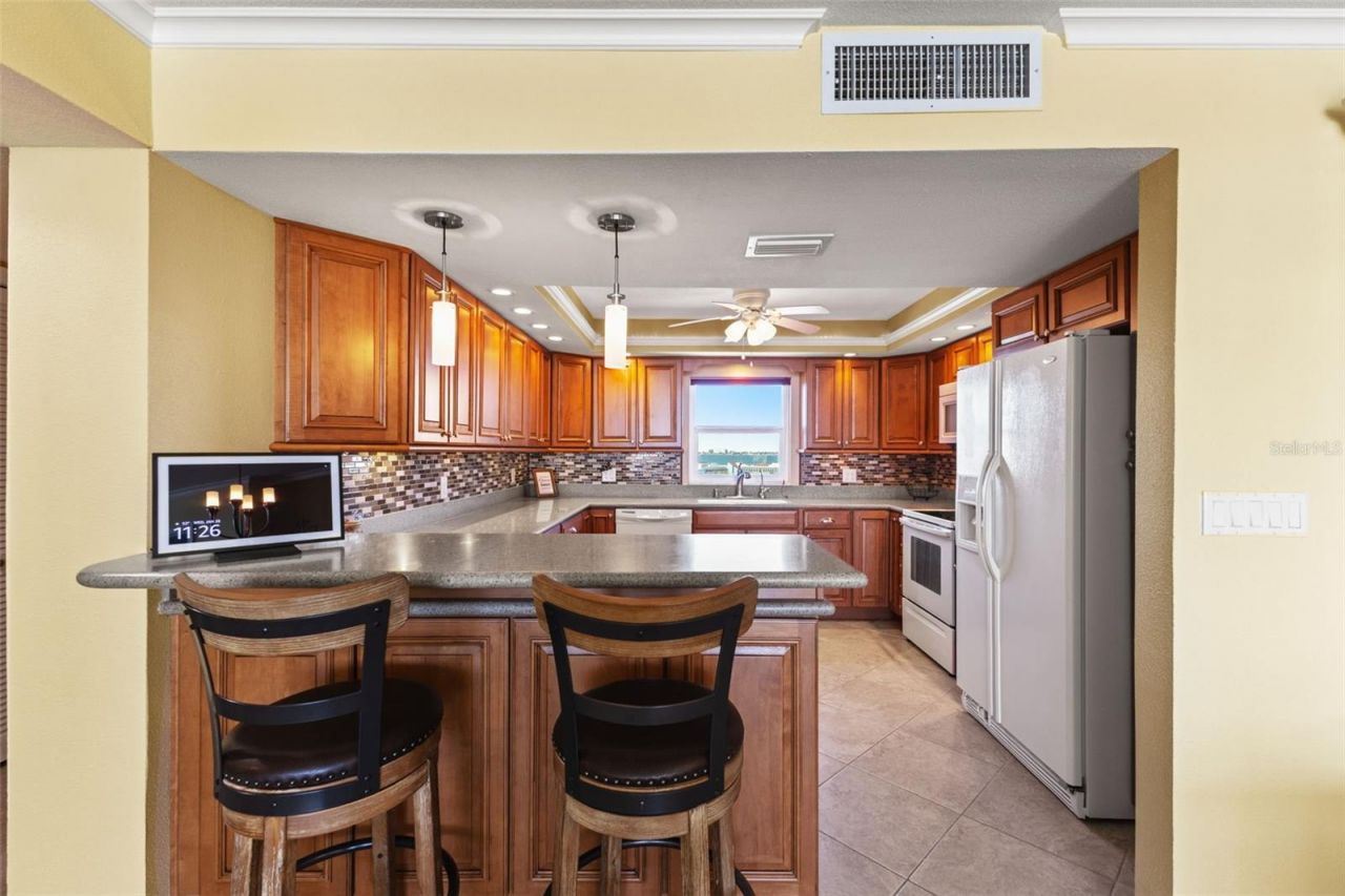 5130 Brittany Drive S, Unit 808, Saint Petersburg, FL 33715 Photo