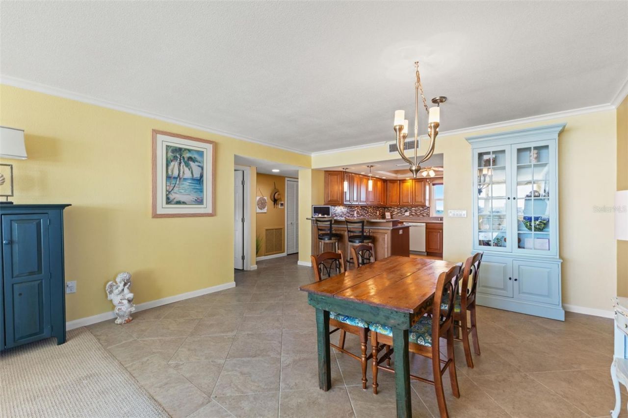 5130 Brittany Drive S, Unit 808, Saint Petersburg, FL 33715 Photo