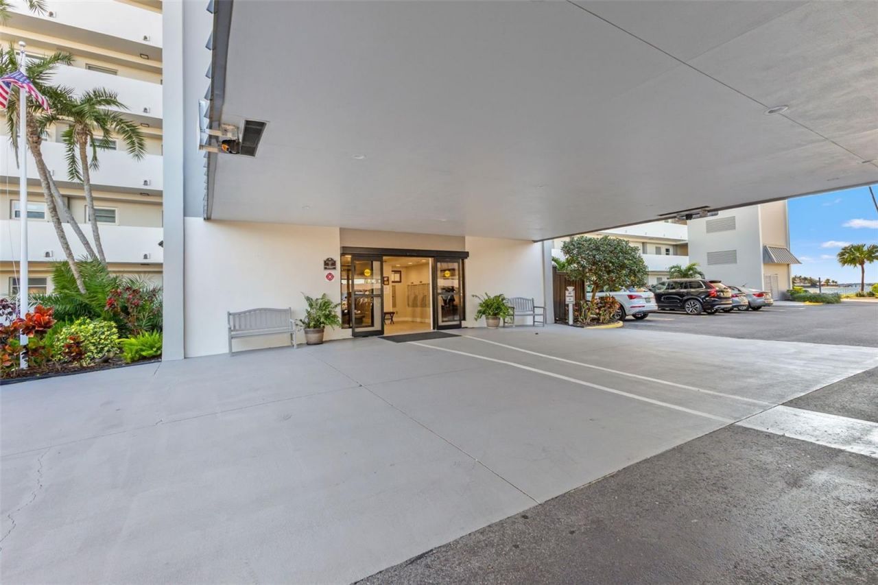 5130 Brittany Drive S, Unit 808, Saint Petersburg, FL 33715 Photo