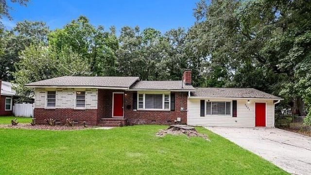 7031 N Kenwood Drive Photo 1