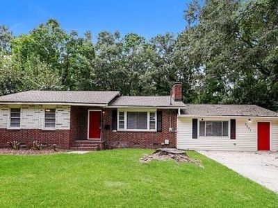7031 N Kenwood Drive, North Charleston, SC 29406