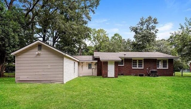 7031 N Kenwood Drive Photo 10