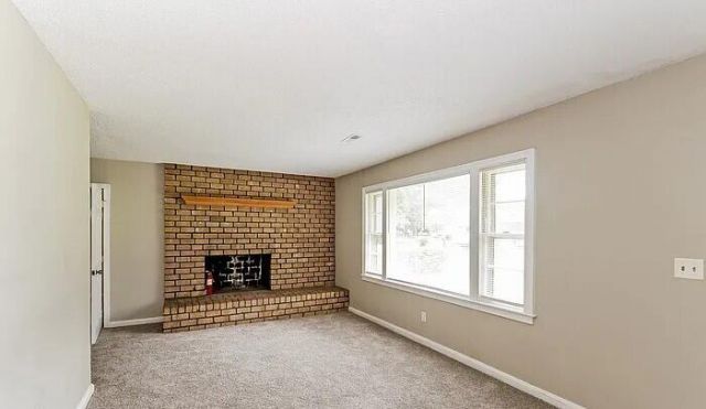 7031 N Kenwood Drive Photo 3