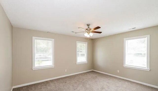 7031 N Kenwood Drive Photo 6