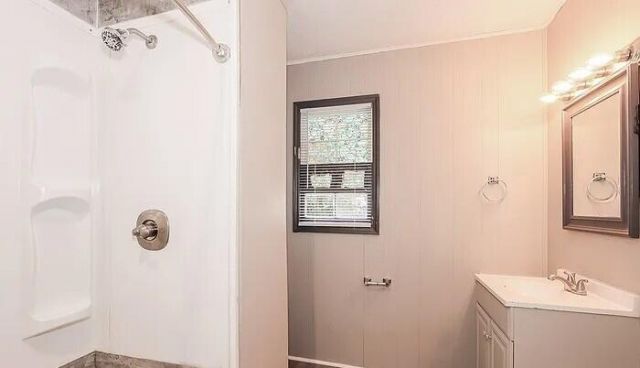 7031 N Kenwood Drive Photo 8