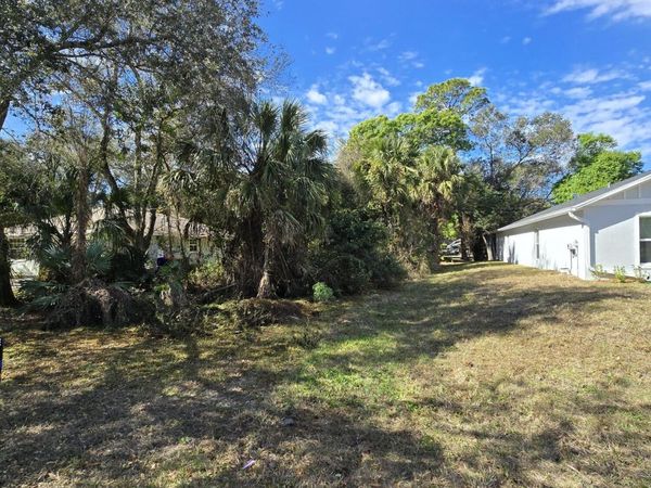 2445 87th Court, Vero Beach, FL 32966