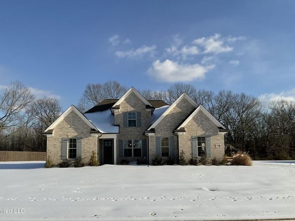 1411 S Clair Circle, Hernando, MS 38632