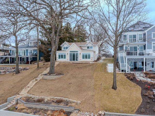 1590 Lake Holiday Drive, Lake Holiday, IL 60548