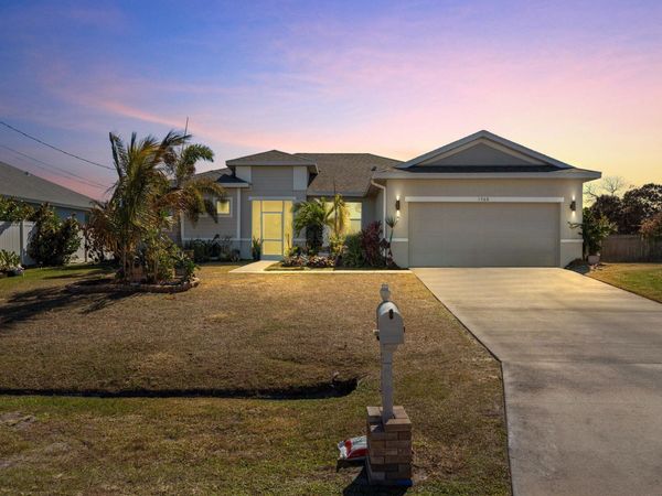 1568 SW Abacus Avenue, Port St. Lucie, FL 34953