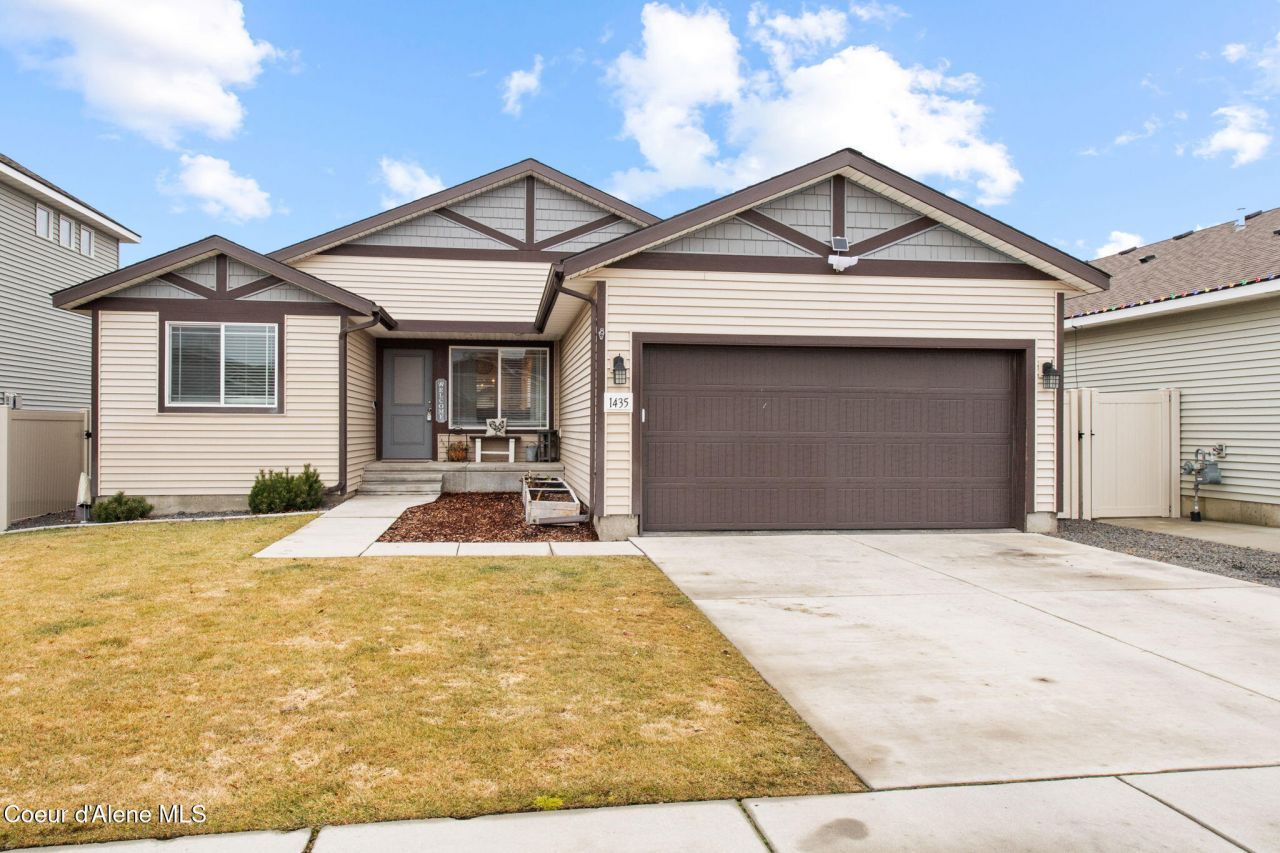 1435 N Minam Loop, Post Falls, ID 83854 Main Photo