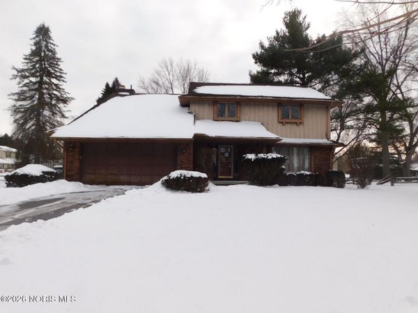 5637 Swan Creek Drive, Toledo, OH 43614