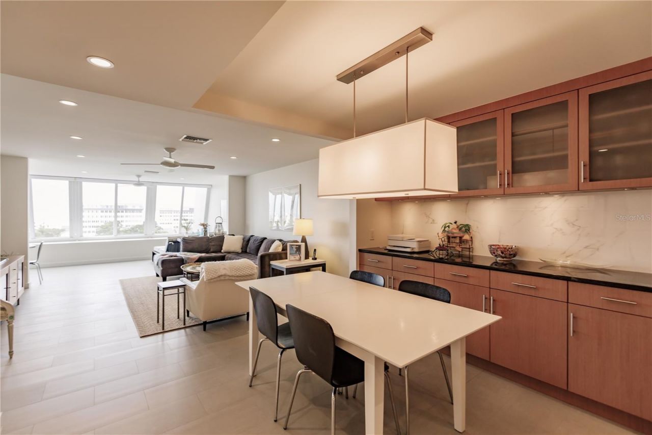 1200 E Peppertree Lane, Unit 402, Sarasota, FL 34242 Photo