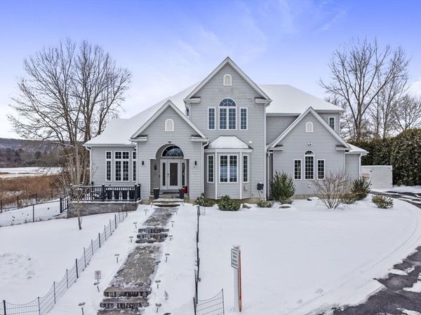 36 & 36R Holly Circle, Easthampton, MA 01027