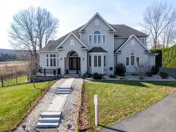 36 & 36R Holly Circle, Easthampton, MA 01027