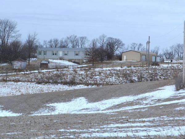 7932 358th Avenue, Spragueville, IA 52074