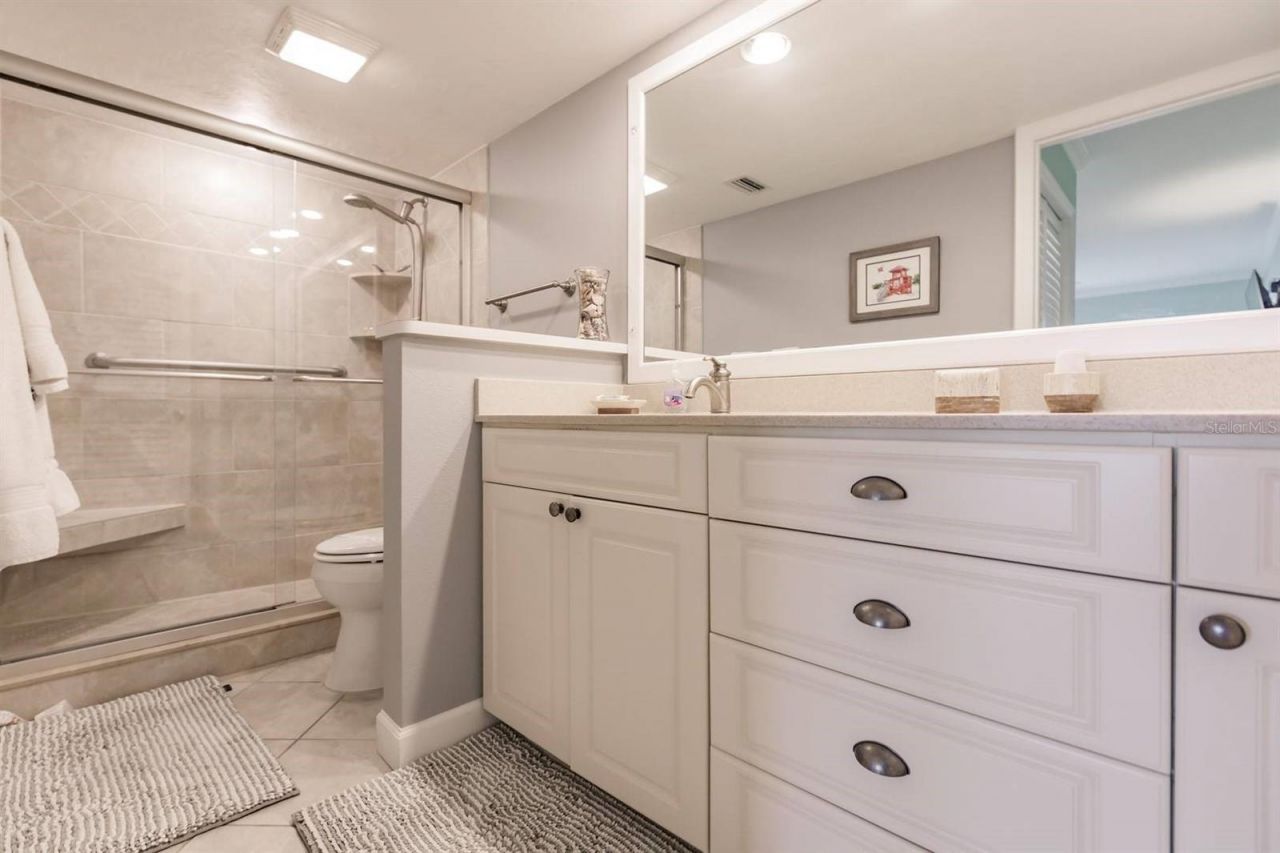 1200 E Peppertree Lane, Unit 406, Sarasota, FL 34242 Photo