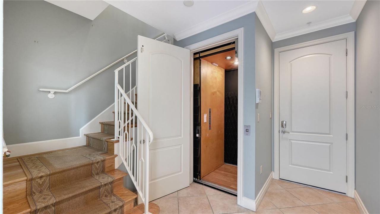 235 Cocoanut Avenue, Unit 117C, Sarasota, FL 34236 Photo