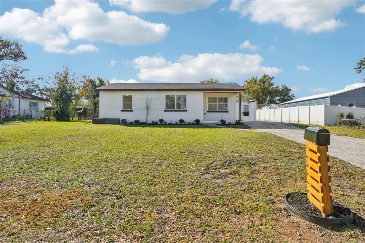13929 2nd Street, Dade City, FL 33525 Main Photo