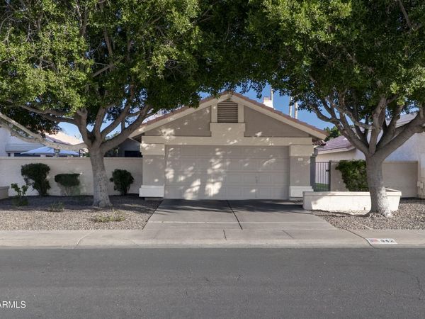 942 W BARBADOS Drive, Gilbert, AZ 85233