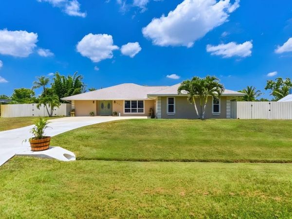 2962 SE Darien Rd, Port St Lucie, FL 34952