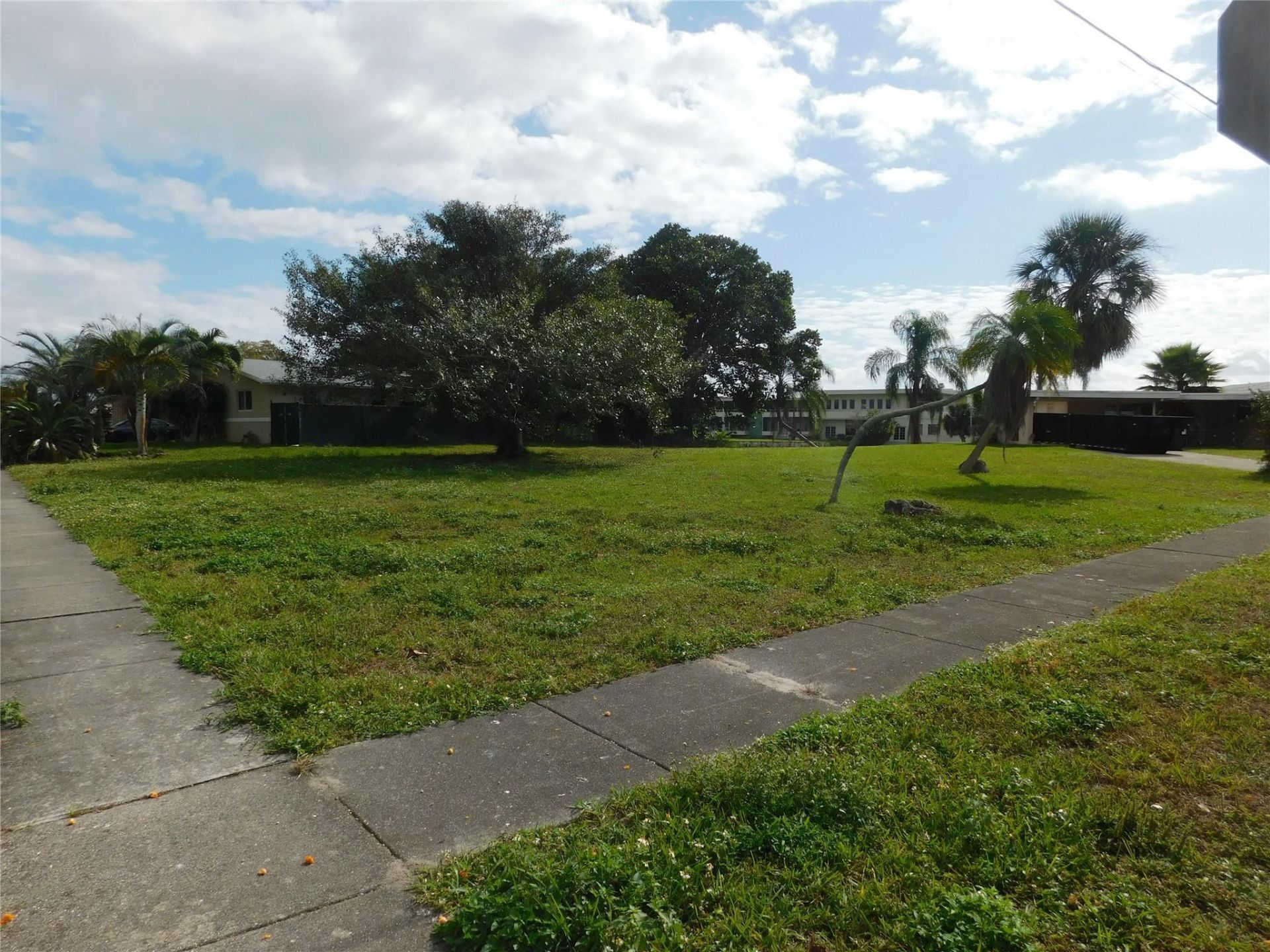 000 Lakeshore Drive, Margate, FL 33063 Photo