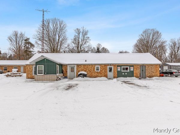 21229 Northland Drive, Paris, MI 49338