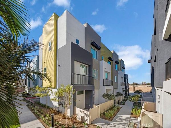 1097 N Harbor Boulevard, Anaheim, CA 92801