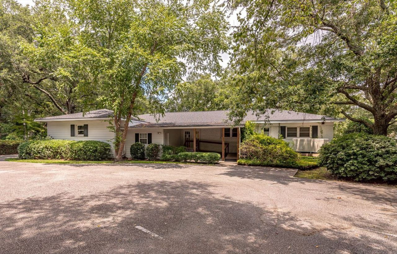 515 Folly Road Photo 4