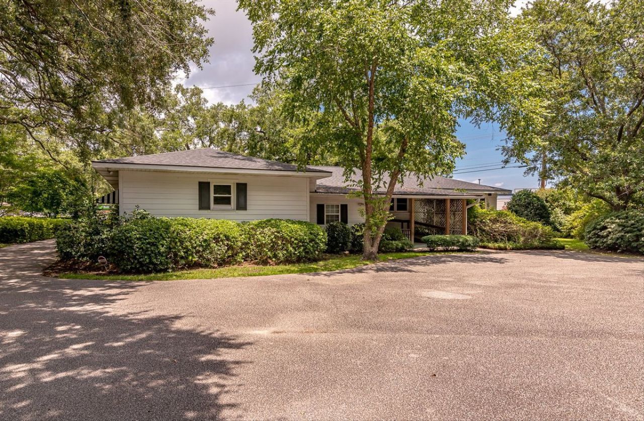 515 Folly Road Photo 5