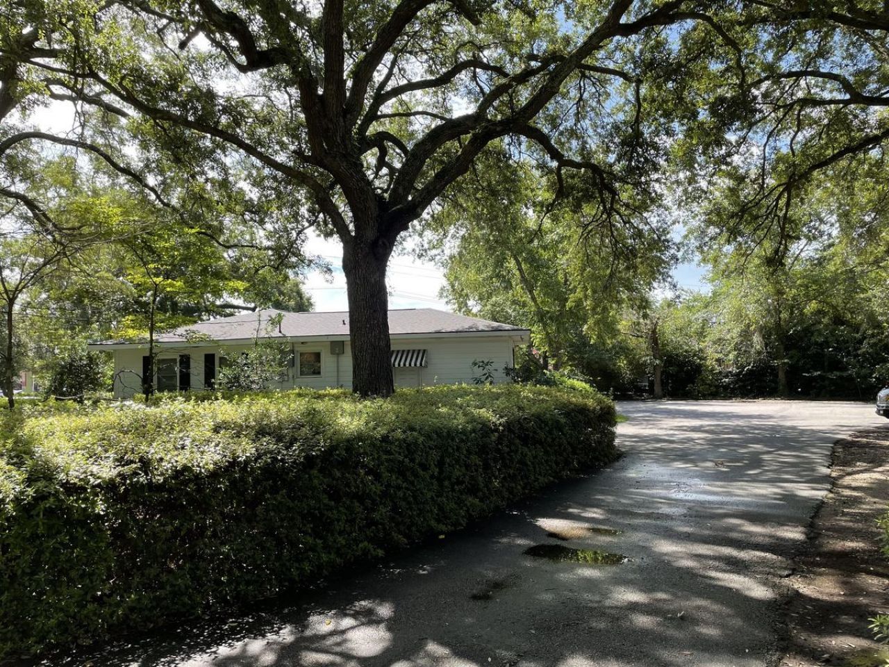 515 Folly Road Photo 8