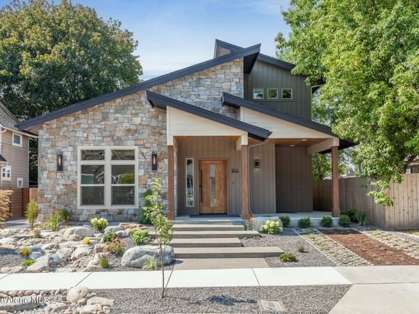 945 N 5TH ST, Coeur d'Alene, ID 83814