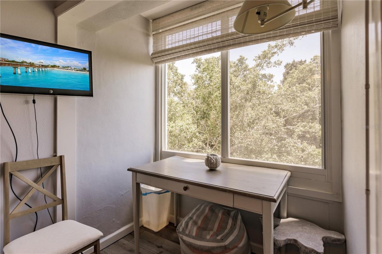 1200 E Peppertree Lane, Unit 303, Sarasota, FL 34242 Photo