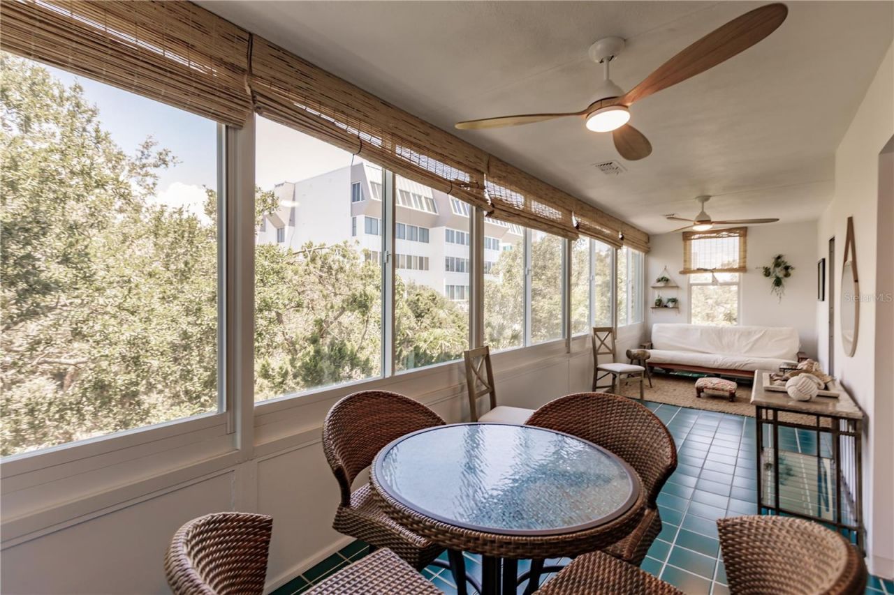 1200 E Peppertree Lane, Unit 303, Sarasota, FL 34242 Photo