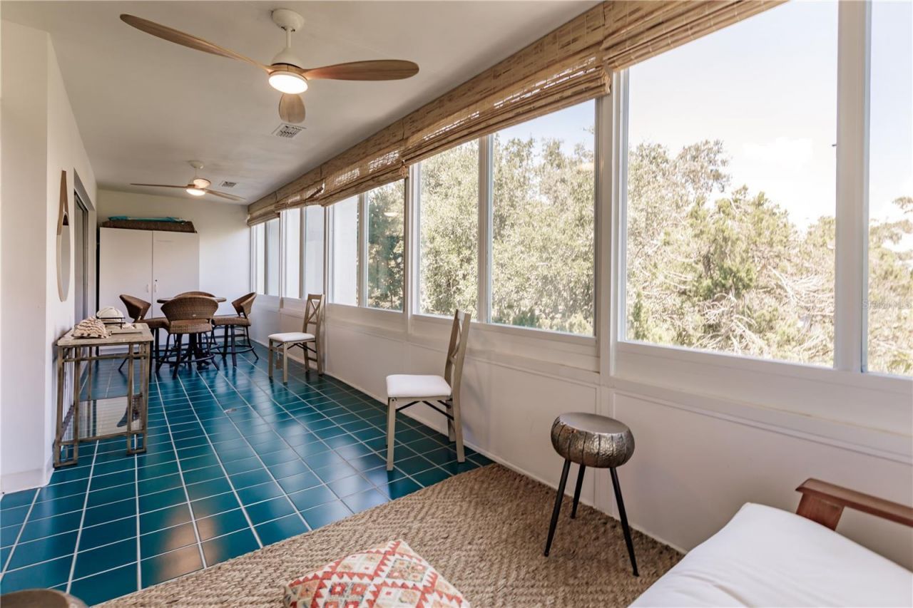 1200 E Peppertree Lane, Unit 303, Sarasota, FL 34242 Photo