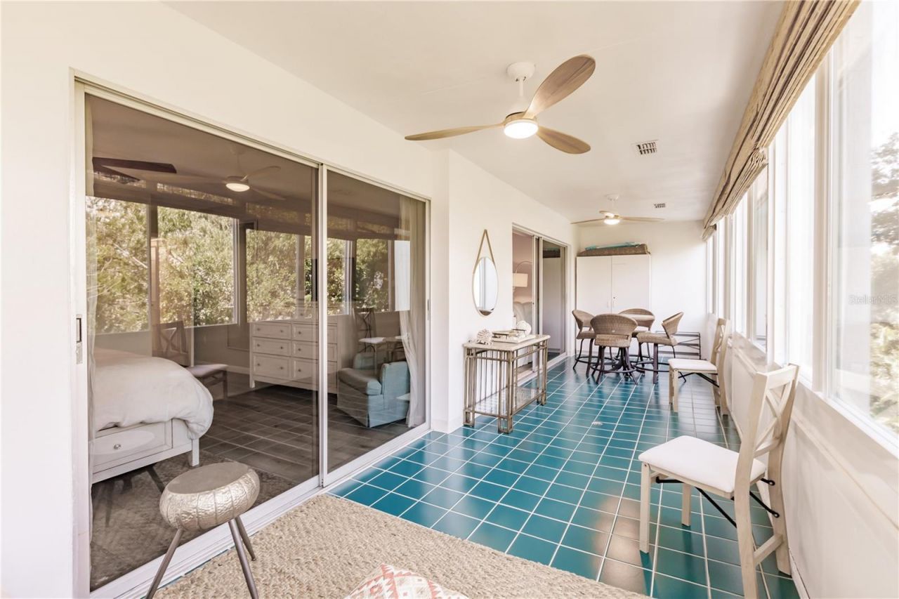 1200 E Peppertree Lane, Unit 303, Sarasota, FL 34242 Photo