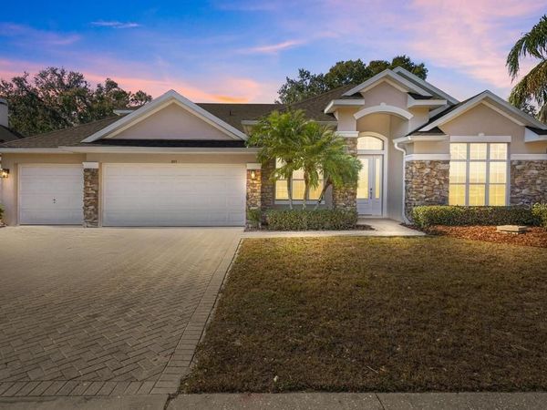 201 W BLUE WATER EDGE DRIVE, EUSTIS, FL 32736