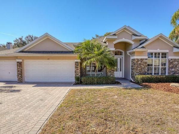 201 W BLUE WATER EDGE DRIVE, EUSTIS, FL 32736