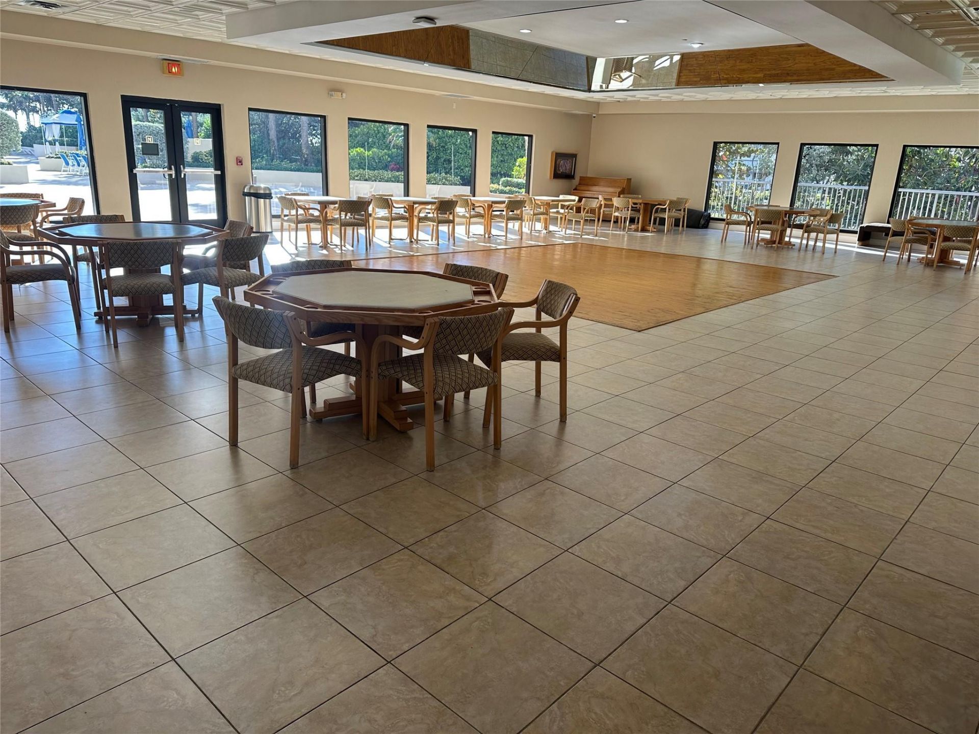 1912 S Ocean Drive, Unit 9C, Hallandale Beach, FL 33009 Photo