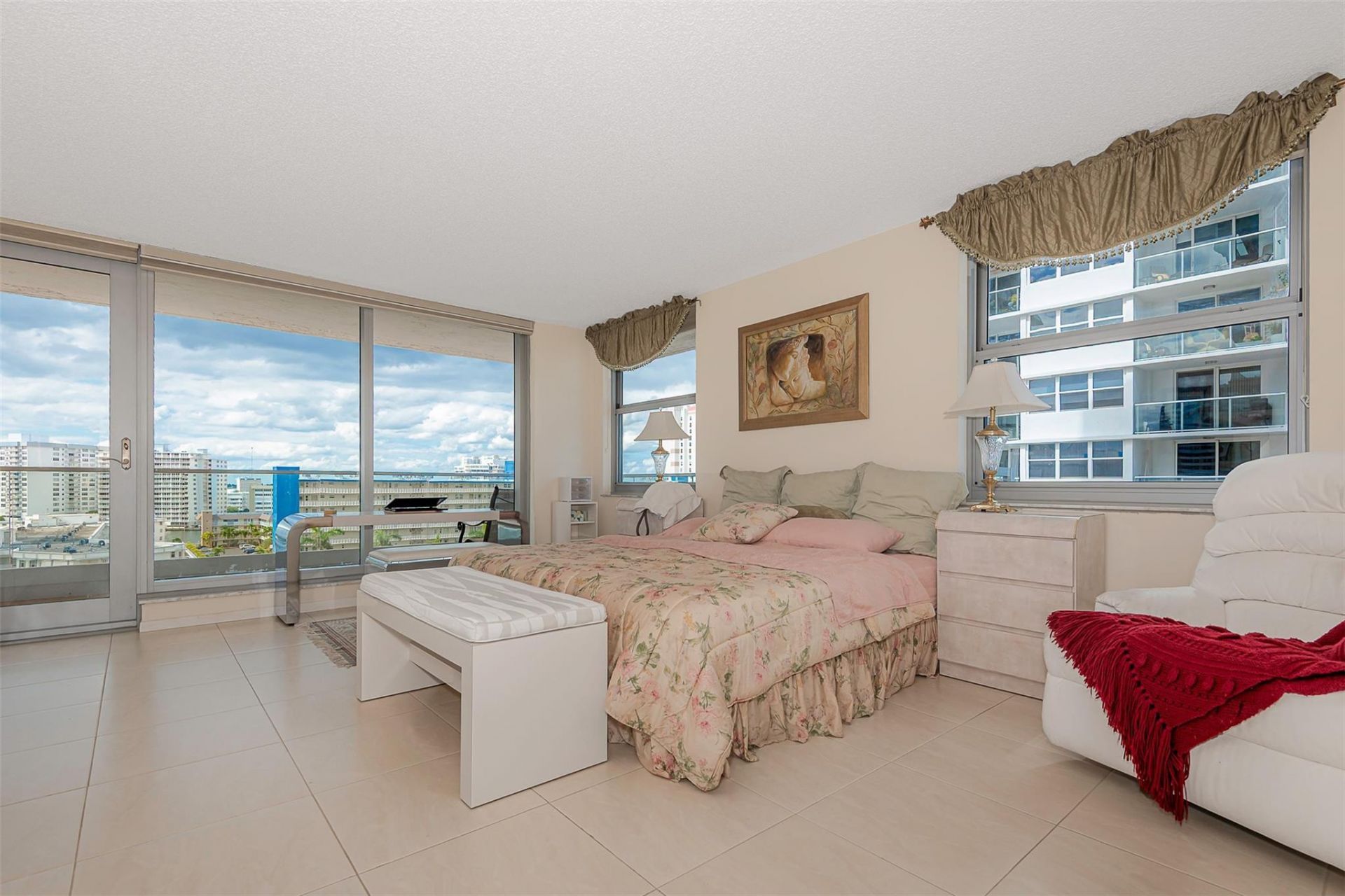 1912 S Ocean Drive, Unit 9C, Hallandale Beach, FL 33009 Photo